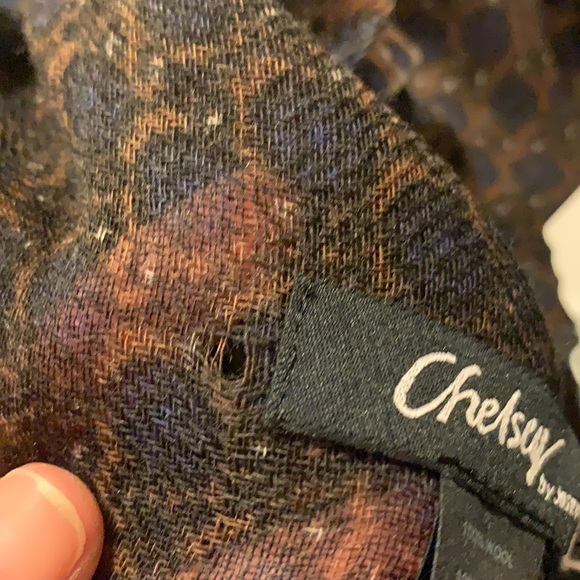 NWT SCARF - Picture 2 of 6